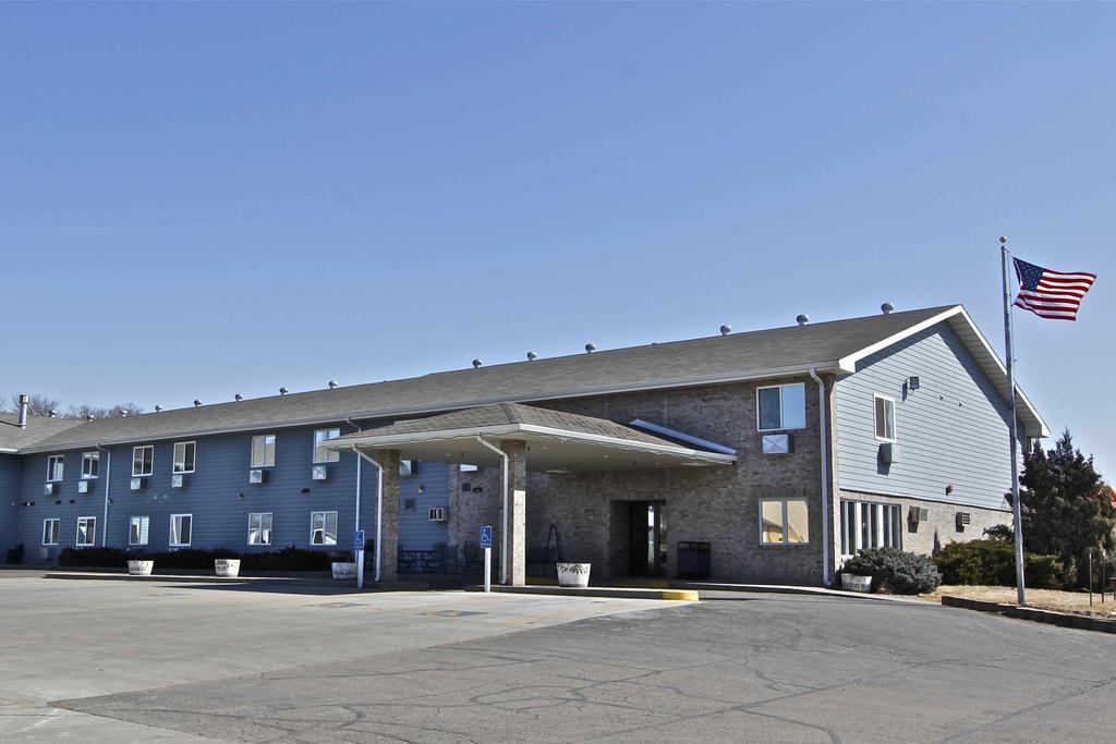 Governors Inn A Travelodge By Wyndham Pierre Eksteriør bilde