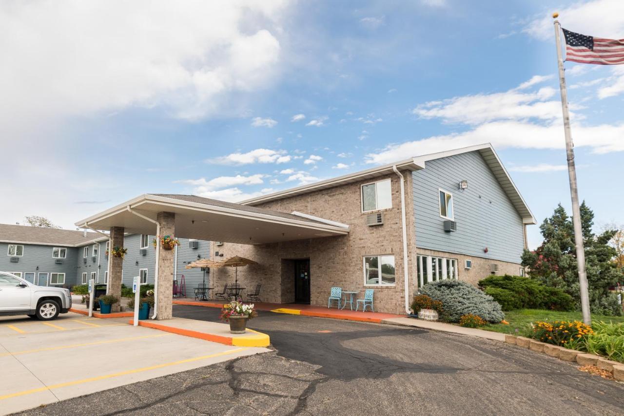 Governors Inn A Travelodge By Wyndham Pierre Eksteriør bilde